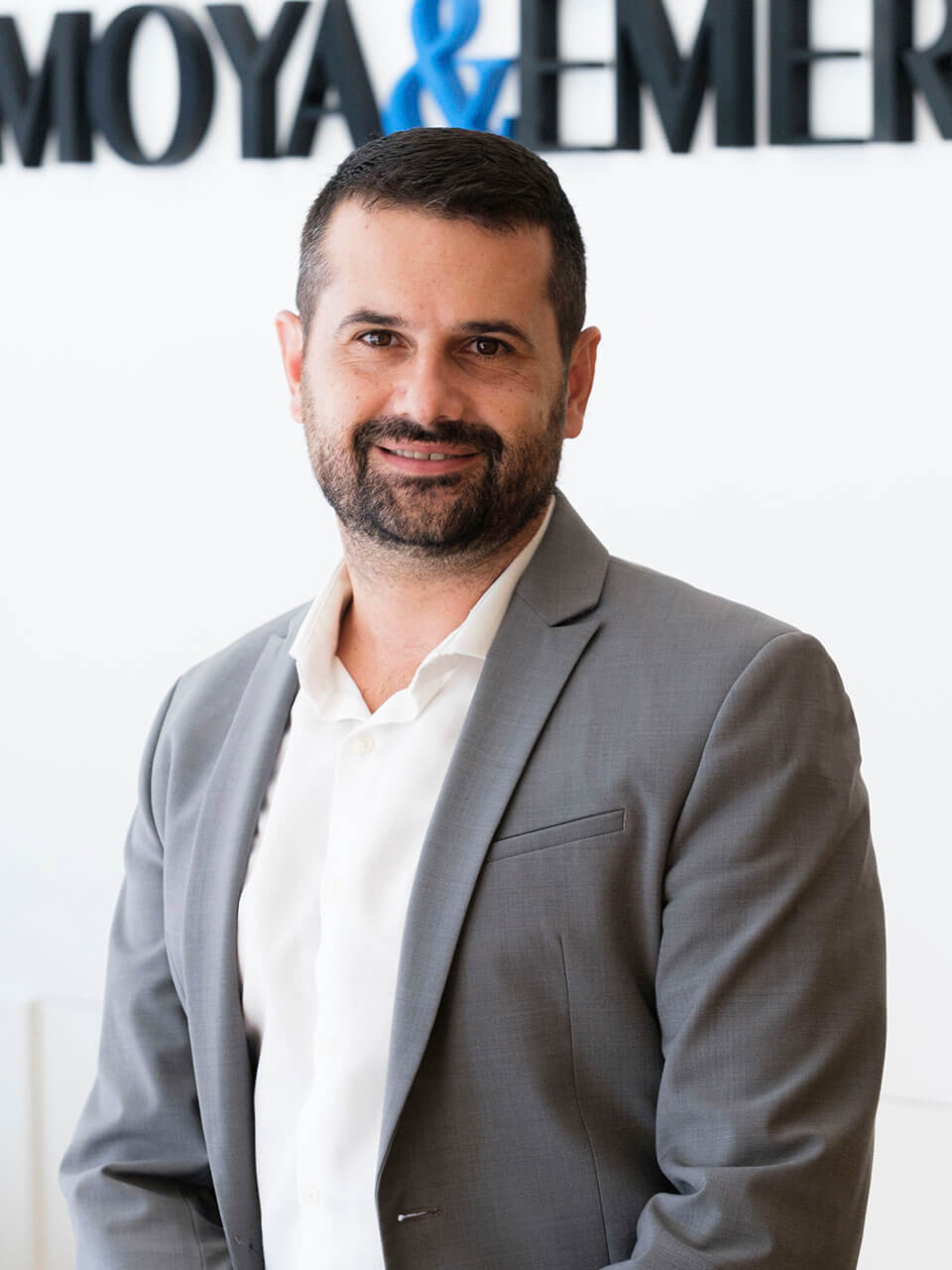 moya-emery-bio-carlos-tarancon Equipo de Abogados y Asesores